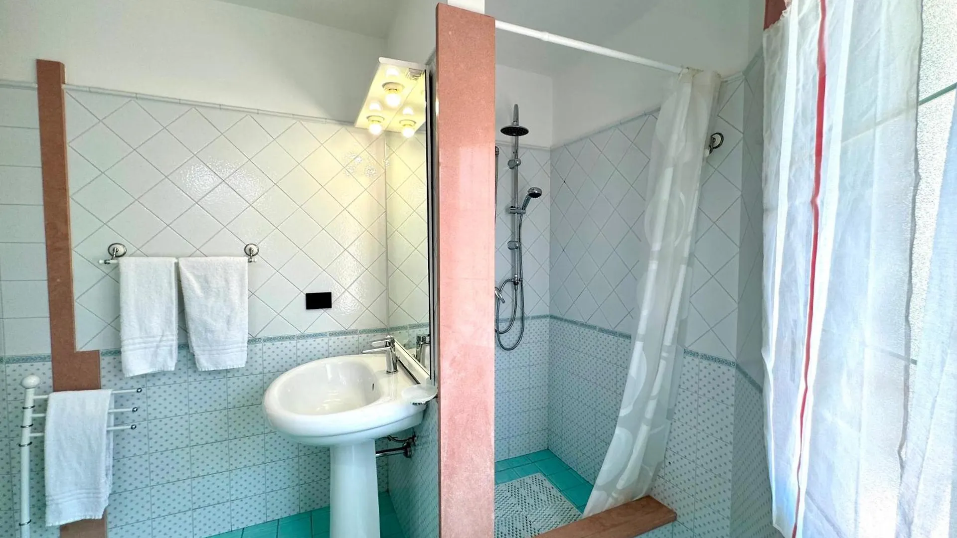 B&B Blue Terrasini 0*,
